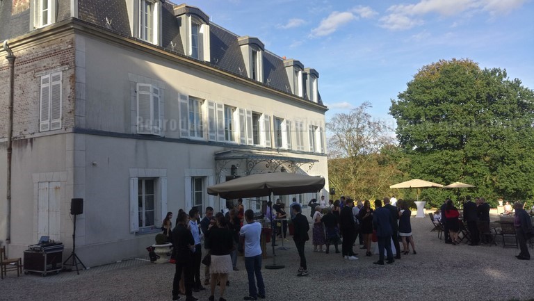 Animation DJ de Luxe pour mariage à Narbonne Carcassonne Beziers Perpignan Montpellier Occitanie