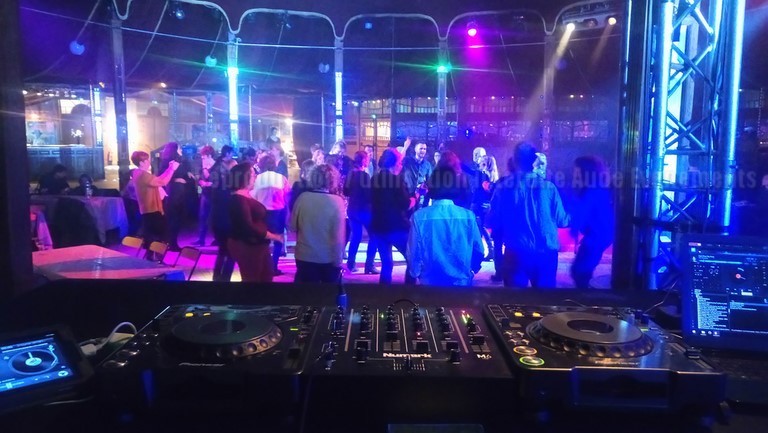 Animation DJ de Luxe pour mariage à Narbonne Carcassonne Beziers Perpignan Montpellier Occitanie