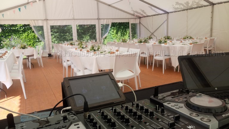 Animation DJ de Luxe pour mariage à Narbonne Carcassonne Beziers Perpignan Montpellier OccitanieAnimation DJ de Luxe pour mariage à Narbonne Carcassonne Beziers Perpignan Montpellier Occitanie