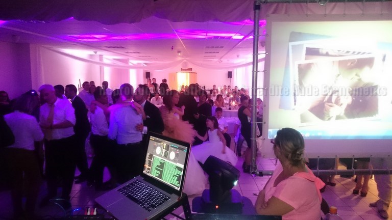 Animation DJ de Luxe pour mariage à Narbonne Carcassonne Beziers Perpignan Montpellier Occitanie